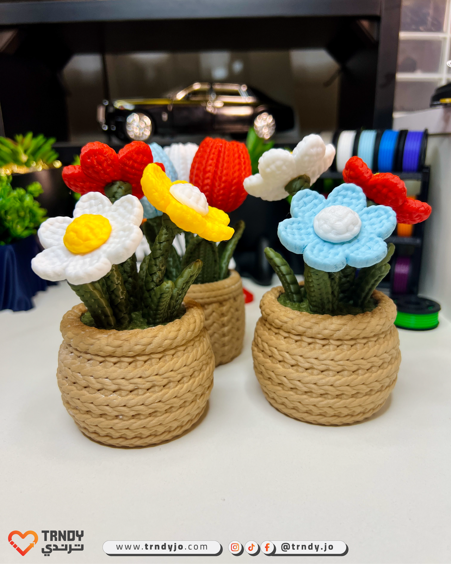 PlantMe Flora - Knitted Flowers Mini Desk Pots