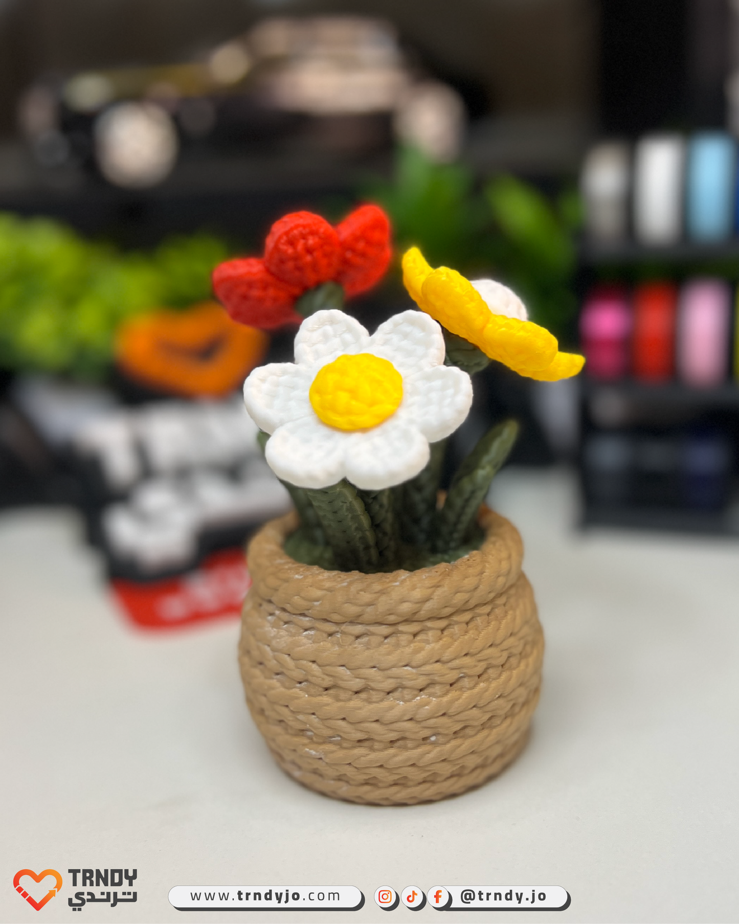 PlantMe Flora - Knitted Flowers Mini Desk Pots