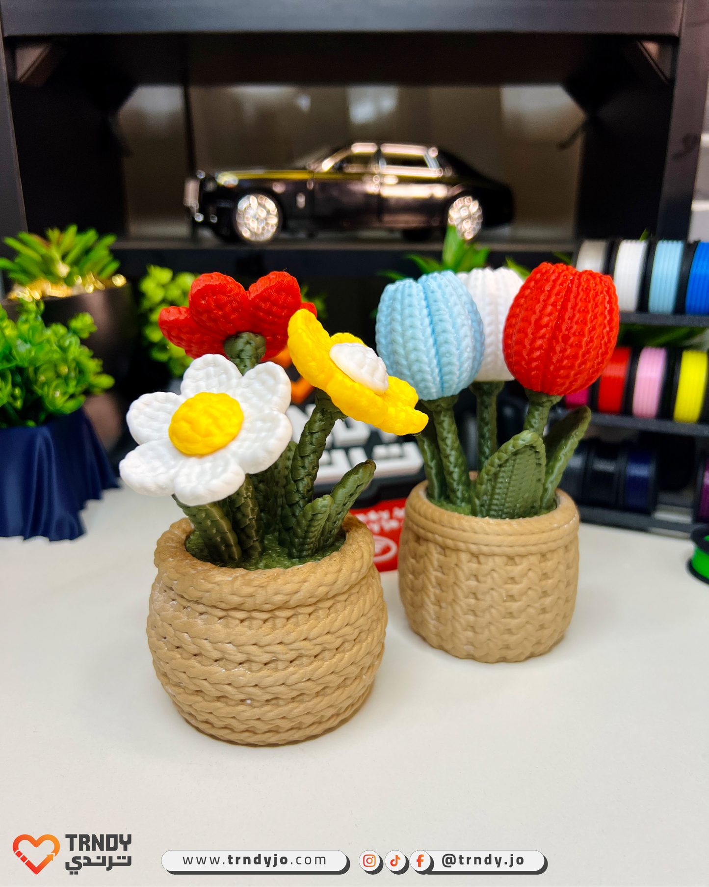 PlantMe Flora - Knitted Flowers Mini Desk Pots