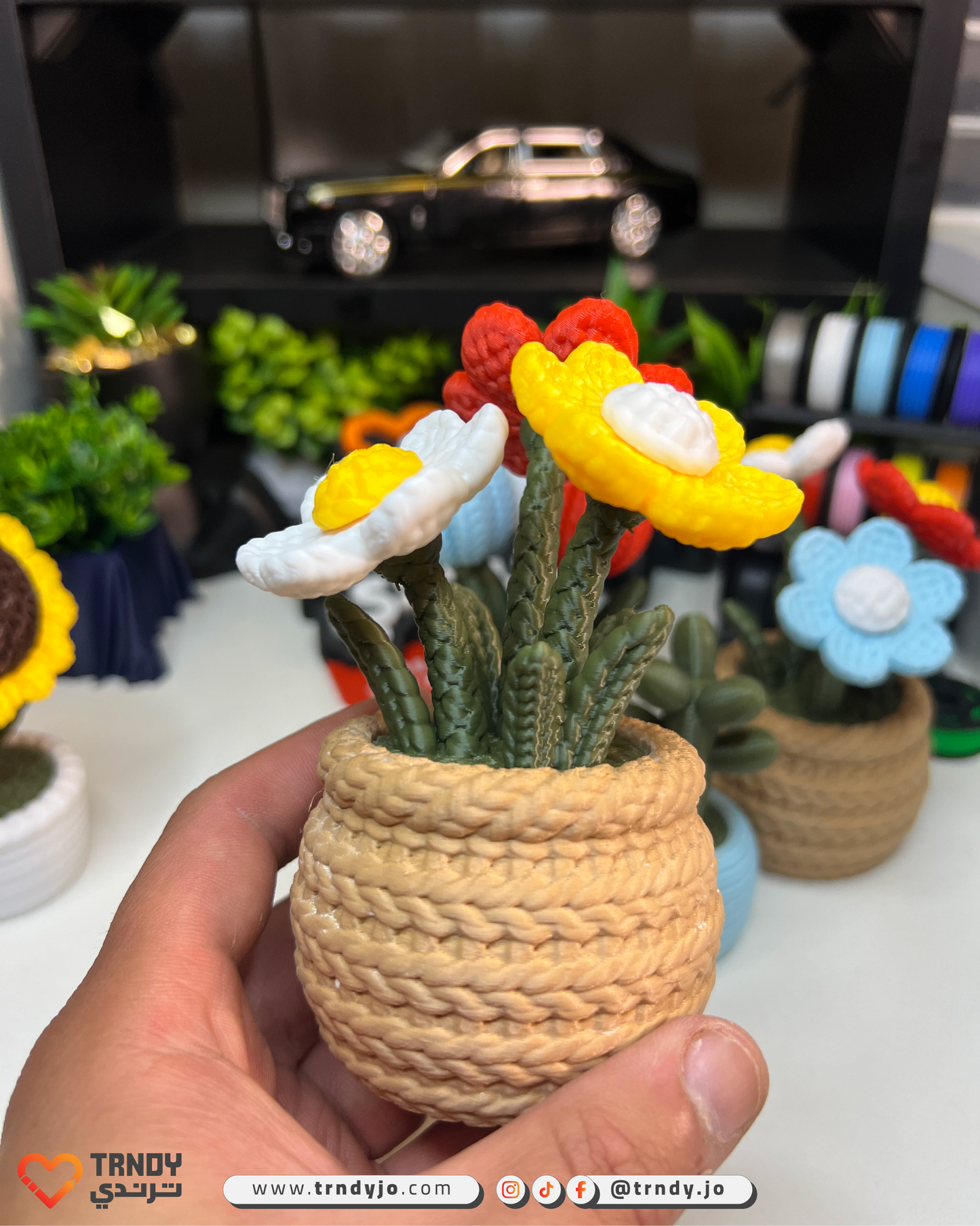 PlantMe Flora - Knitted Flowers Mini Desk Pots