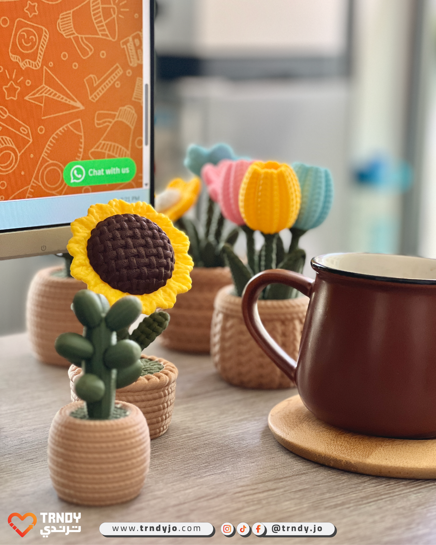PlantMe Flora - Knitted Flowers Mini Desk Pots