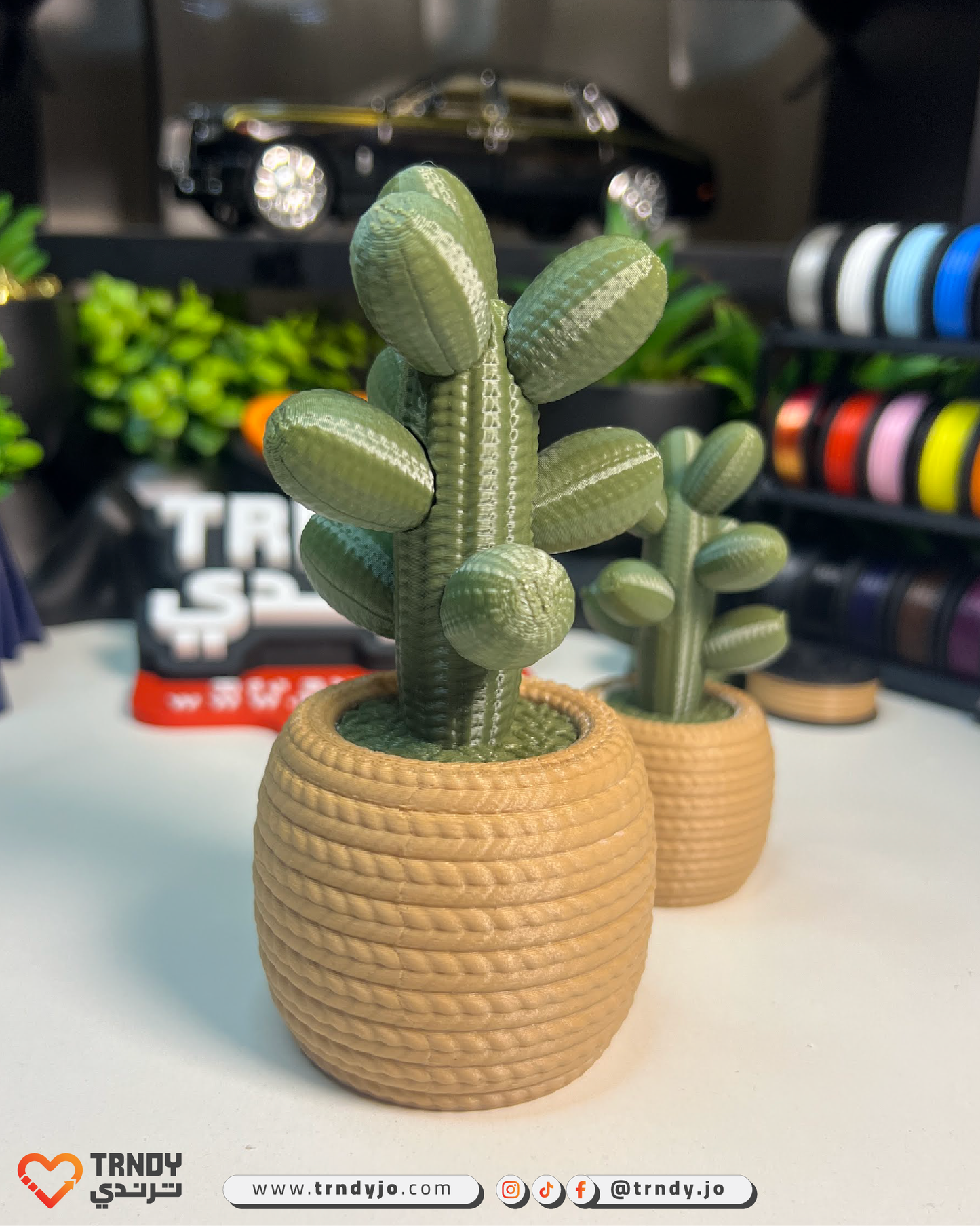 PlantMe Flora - Knitted Flowers Mini Desk Pots